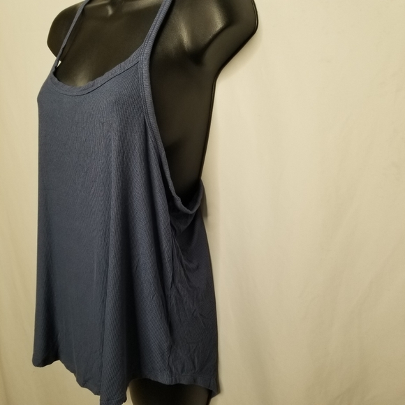 Make + Model ribbed crew neckline  tank top - Picture 2 of 5